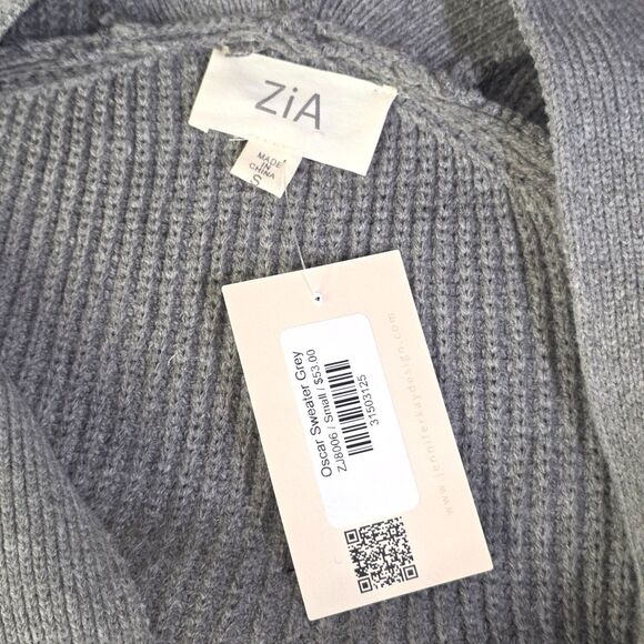 Zia Oversized Grey Cardigan - NWT - Small - BIG Button Energy! - Picture 7 of 10